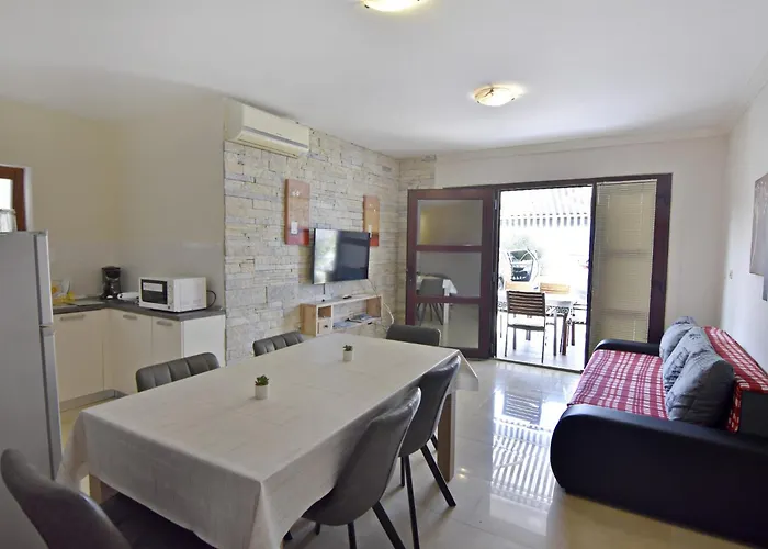 アパート By The Sea Biograd Na Moru, Biograd - 22807 ビオグラード・ナ・モル